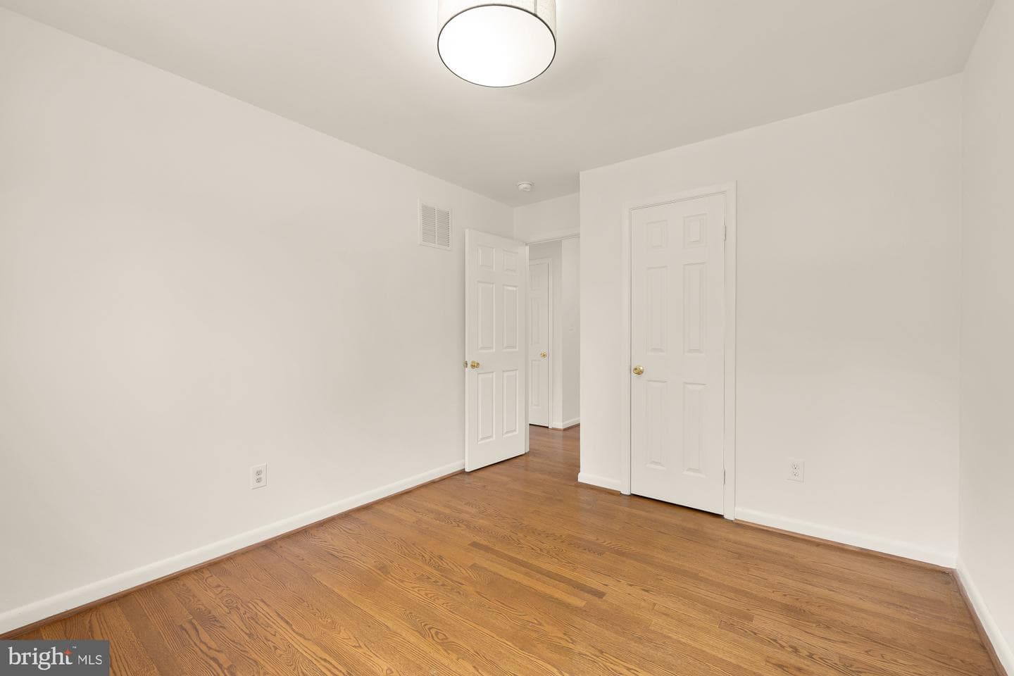 9512 Flower Avenue photo 22