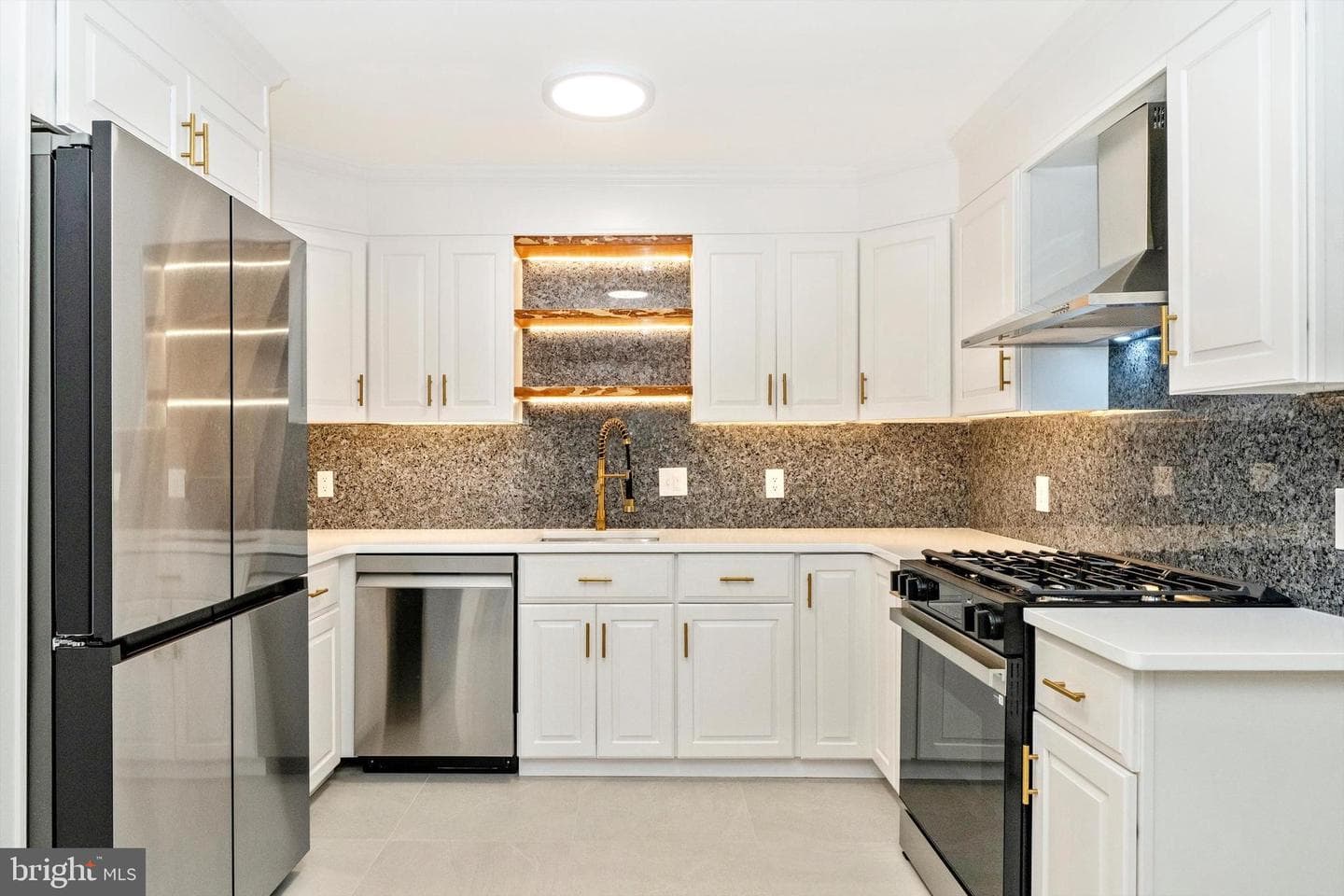 4620 N Park Avenue #902w photo 5