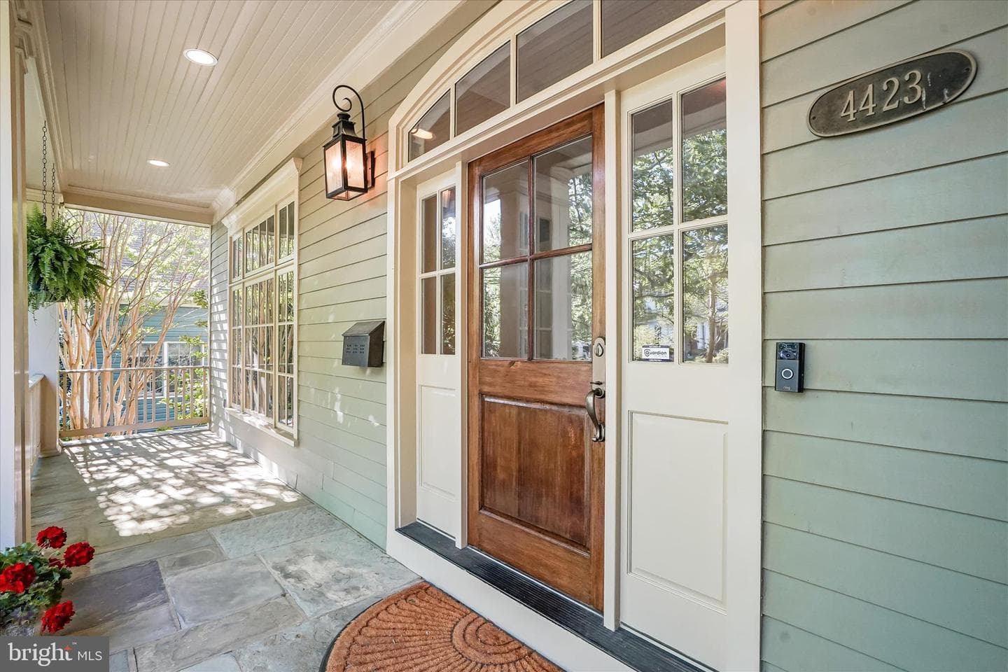 4423 Walsh Street photo 4