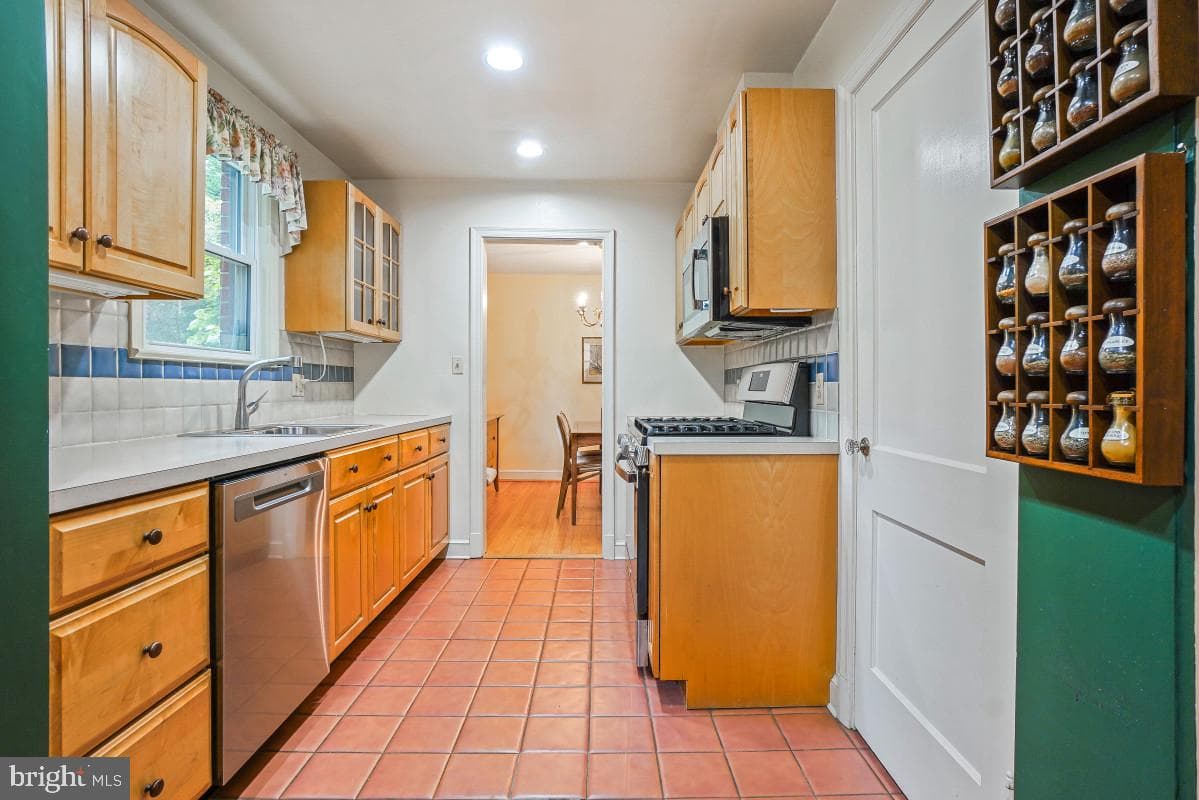 8318 Haddon Drive photo 8