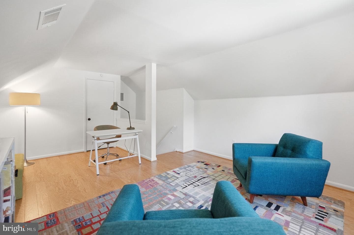 810 Duke Street photo 33