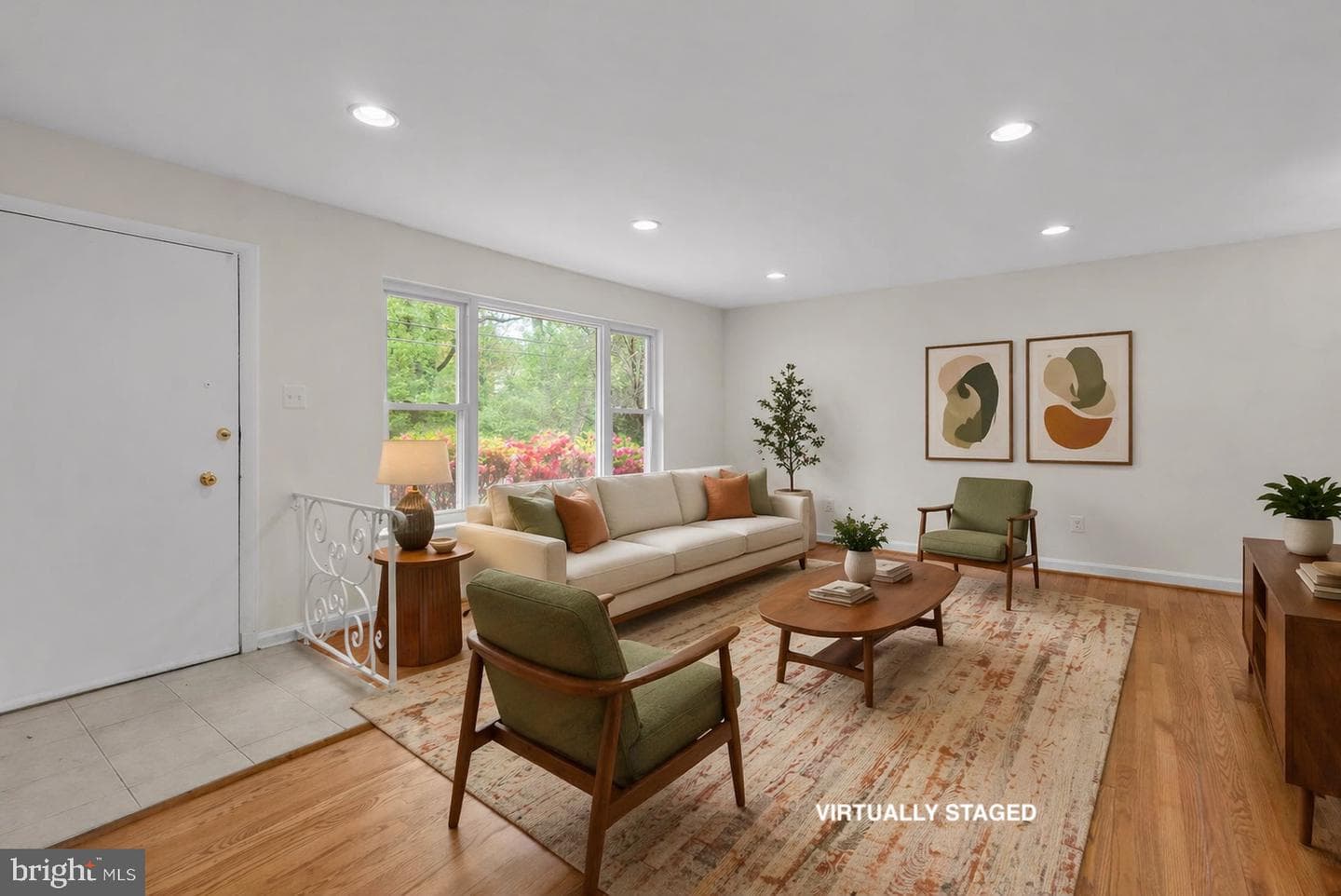 1509 Woodman Avenue photo 3