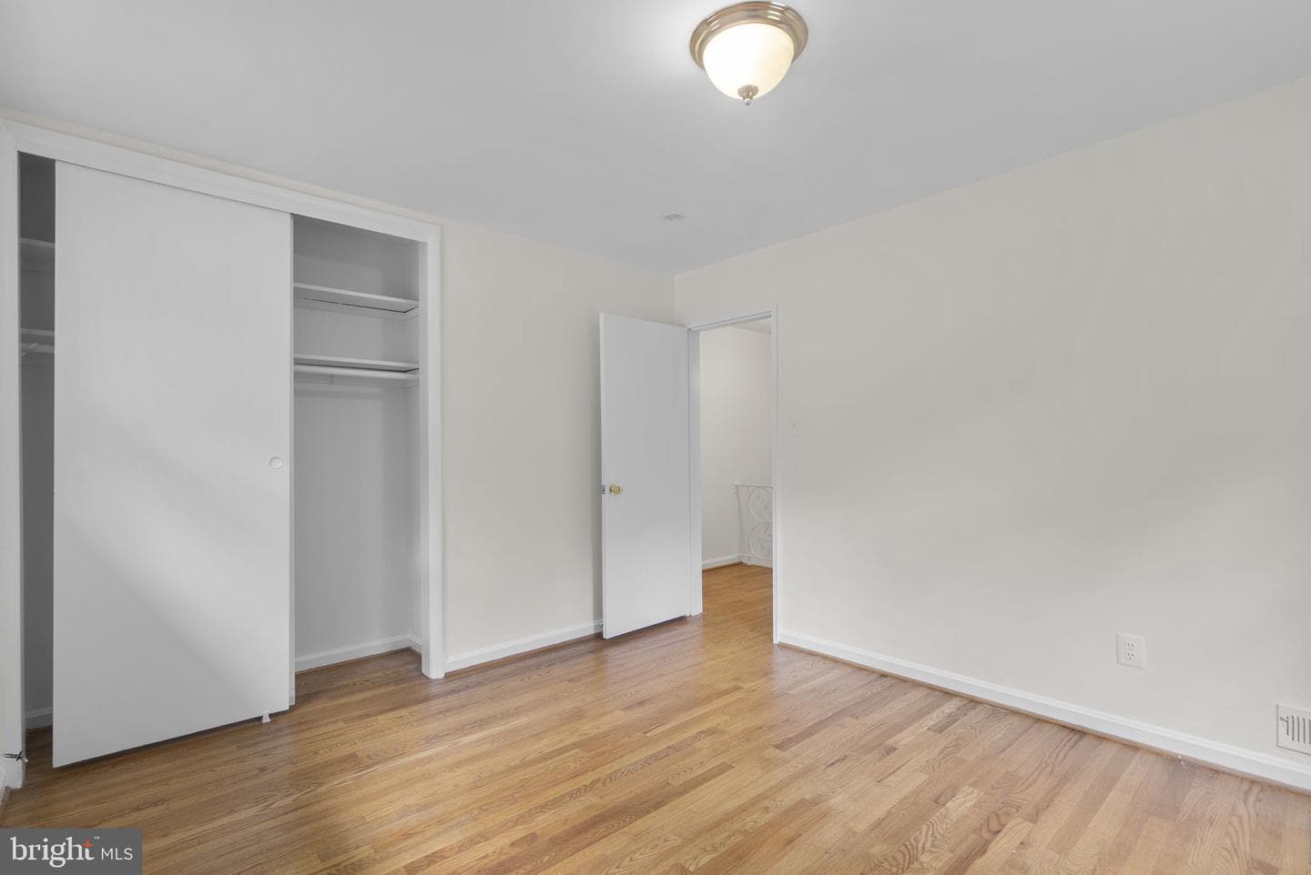 1509 Woodman Avenue photo 32