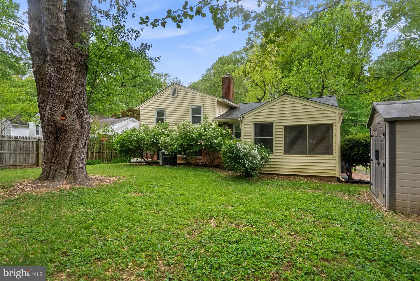 1509 Woodman Avenue photo 45