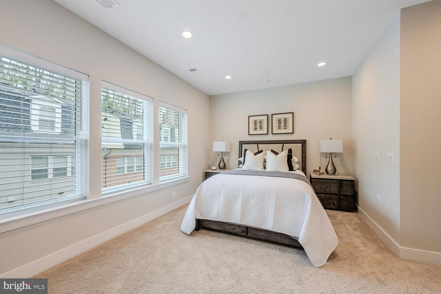 10326 Grosvenor Place photo 28
