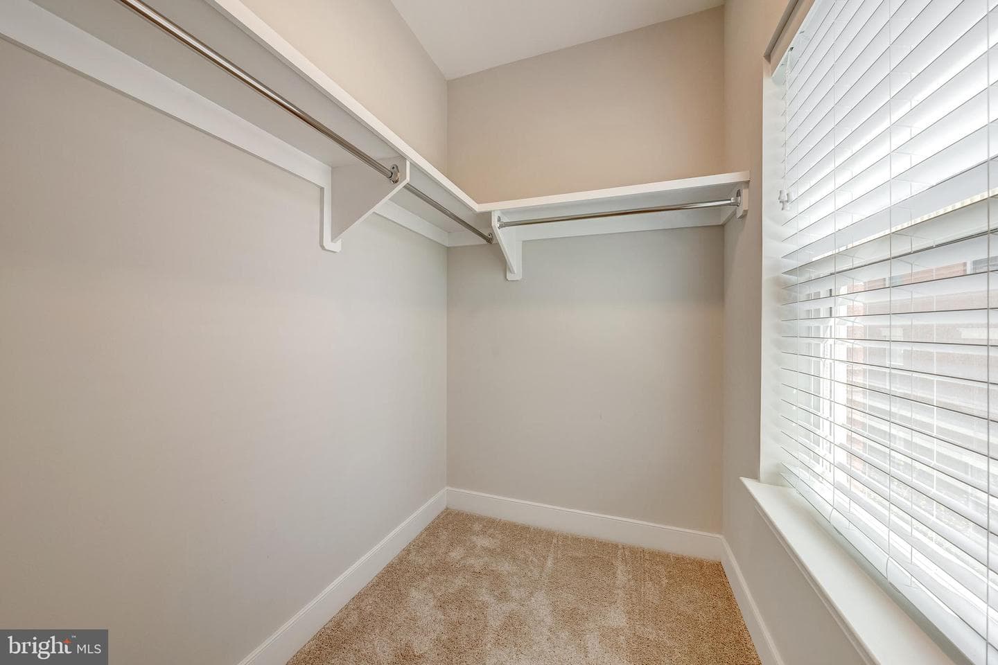 10326 Grosvenor Place photo 37
