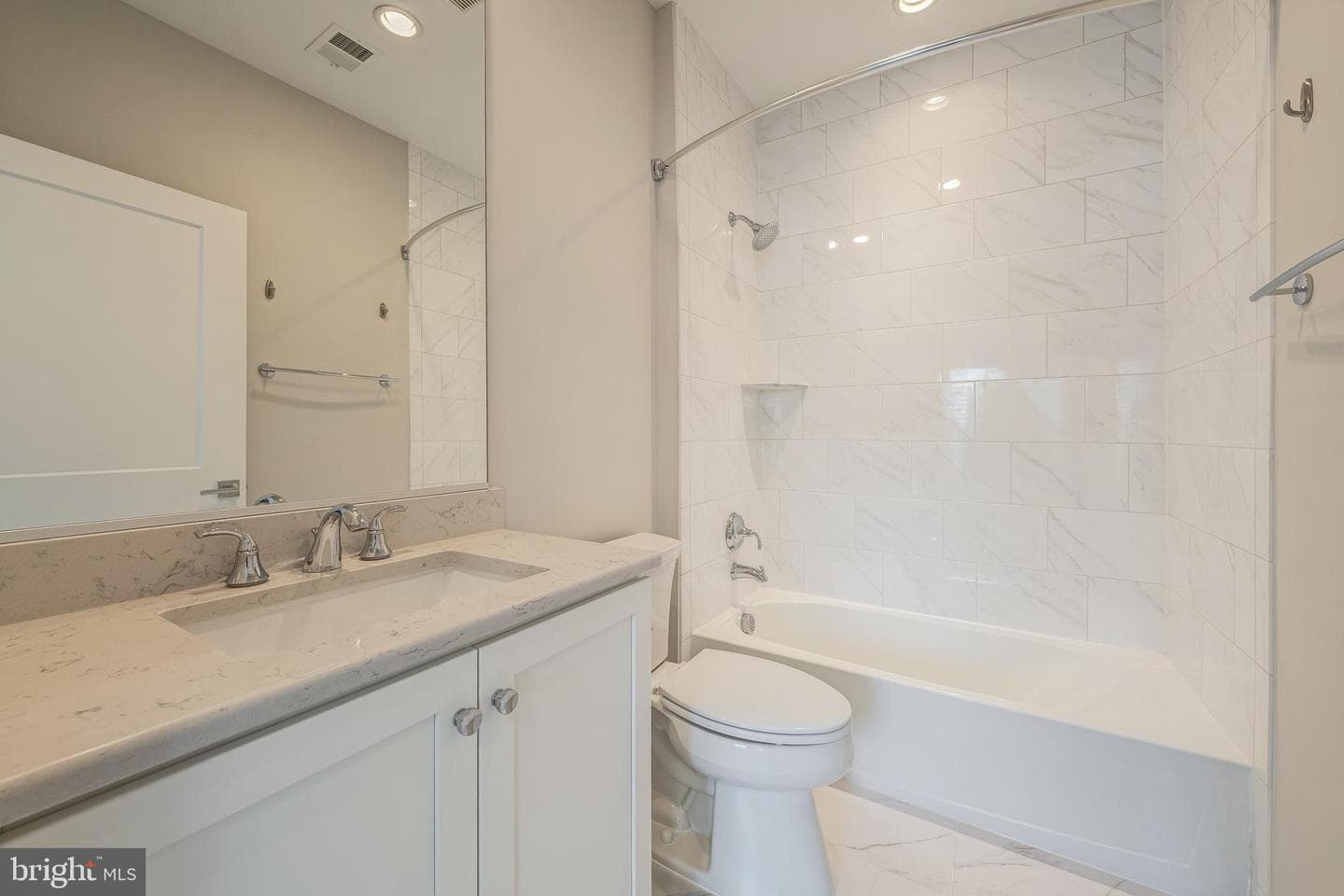 10326 Grosvenor Place photo 42