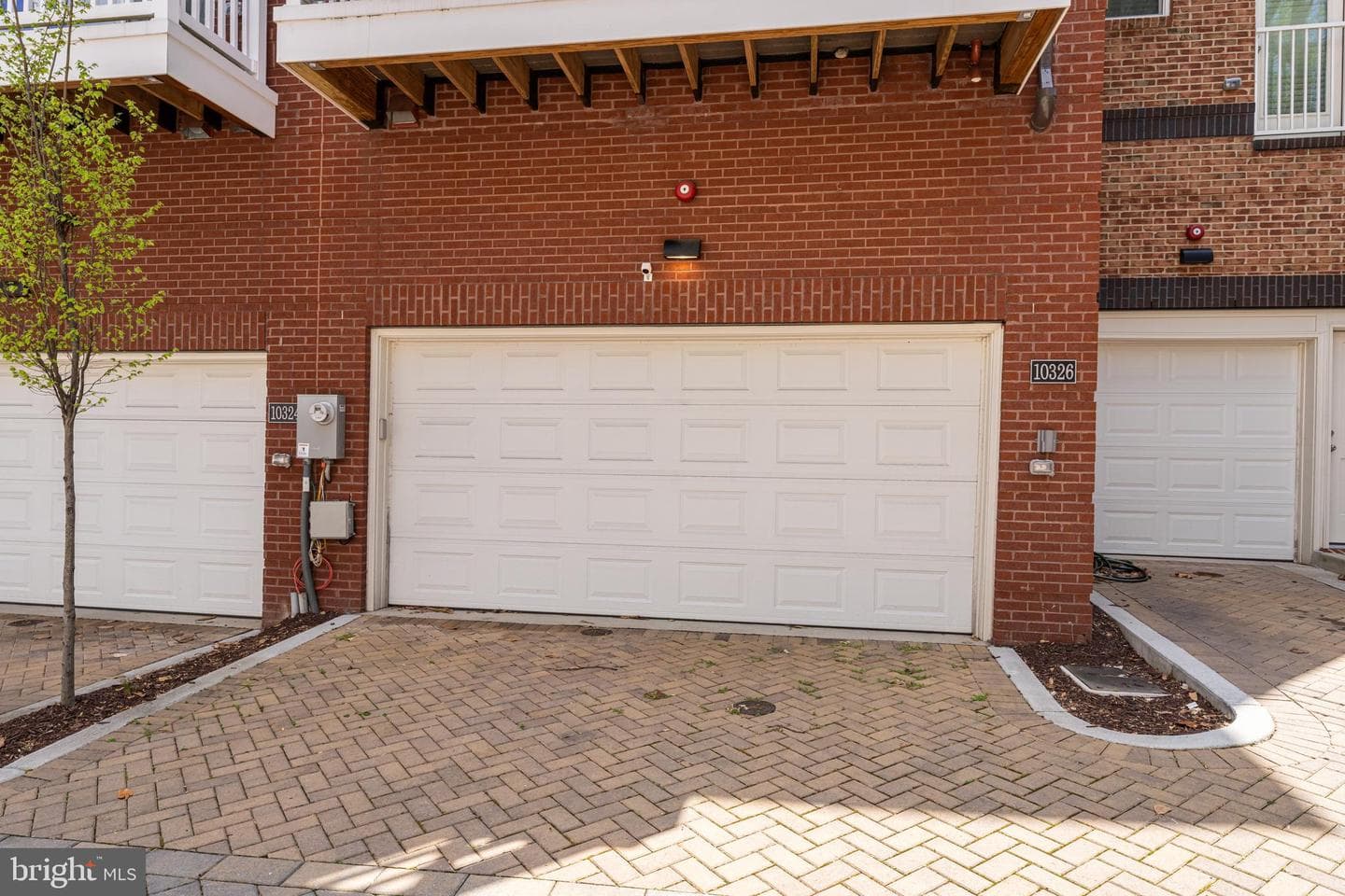 10326 Grosvenor Place photo 47