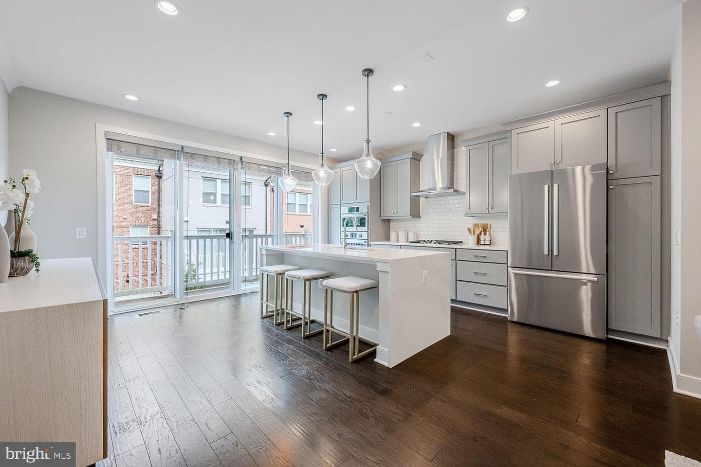 10326 Grosvenor Place photo 5
