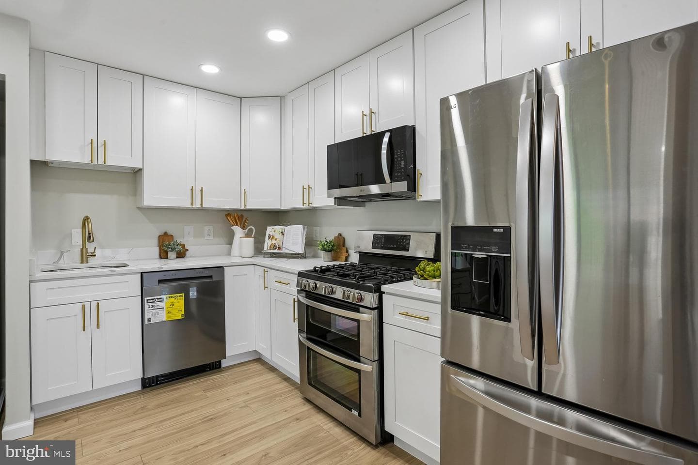 150 Monroe Street #302 photo 31