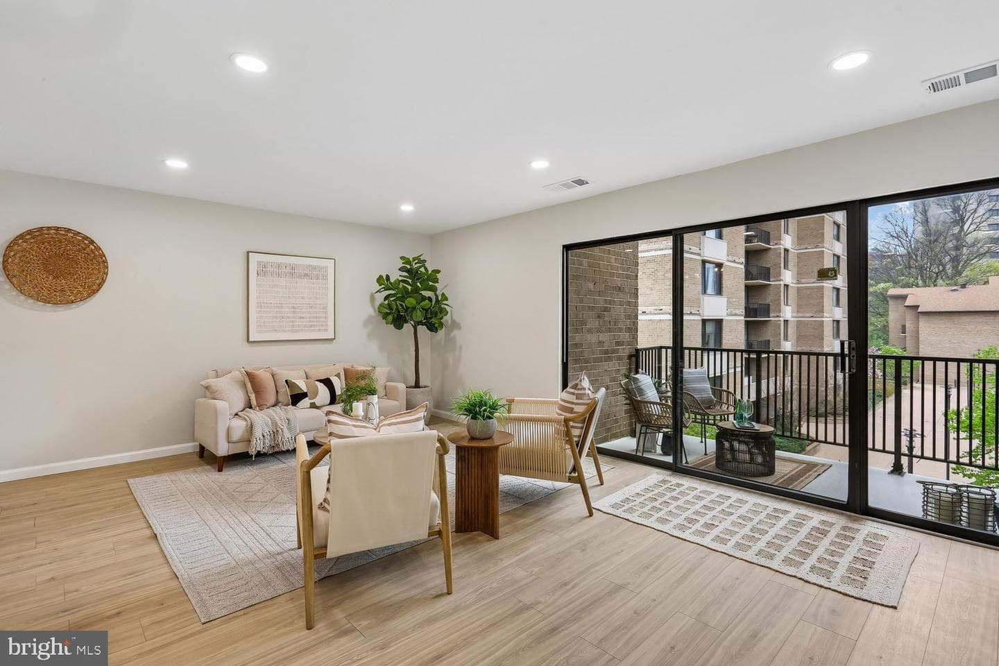 150 Monroe Street #302 photo 36