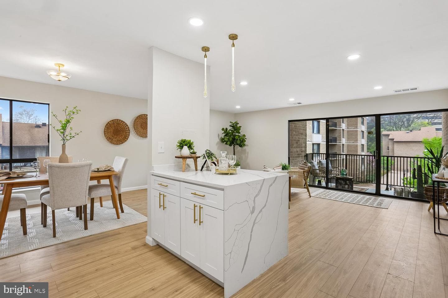 150 Monroe Street #302 photo 4