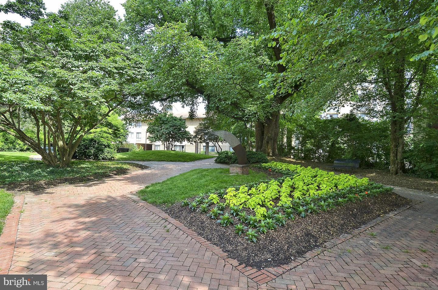 150 Monroe Street #302 photo 54