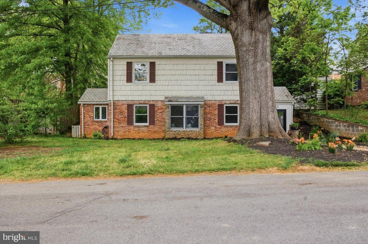 1613 N Springwood Drive N, Silver Spring