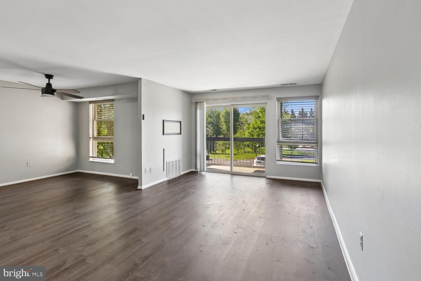 2201 Greenery Lane #104-11 photo 5