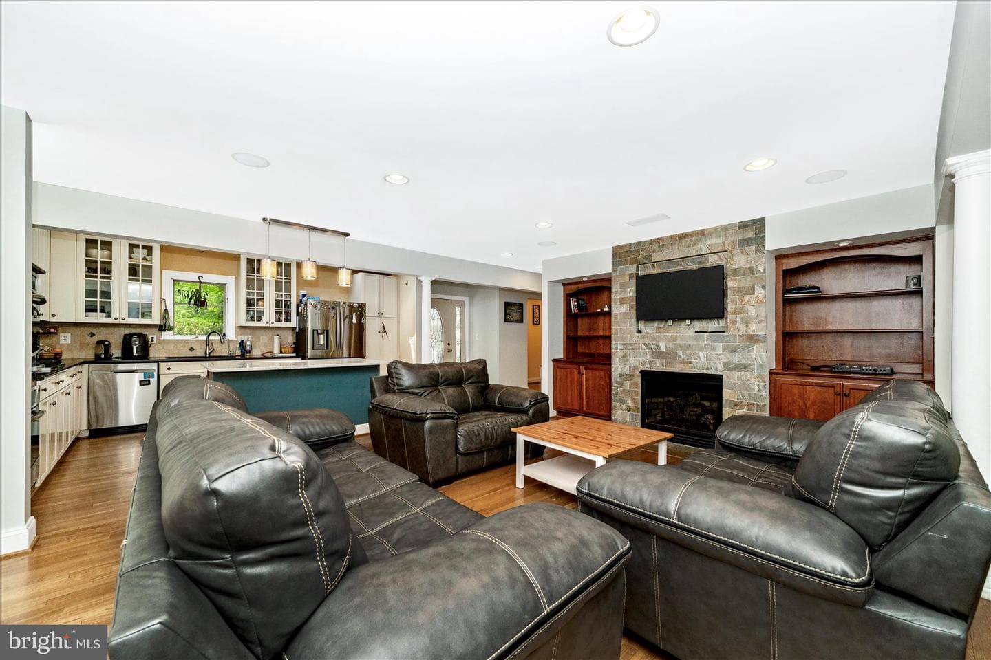 9328 Garden Court photo 12