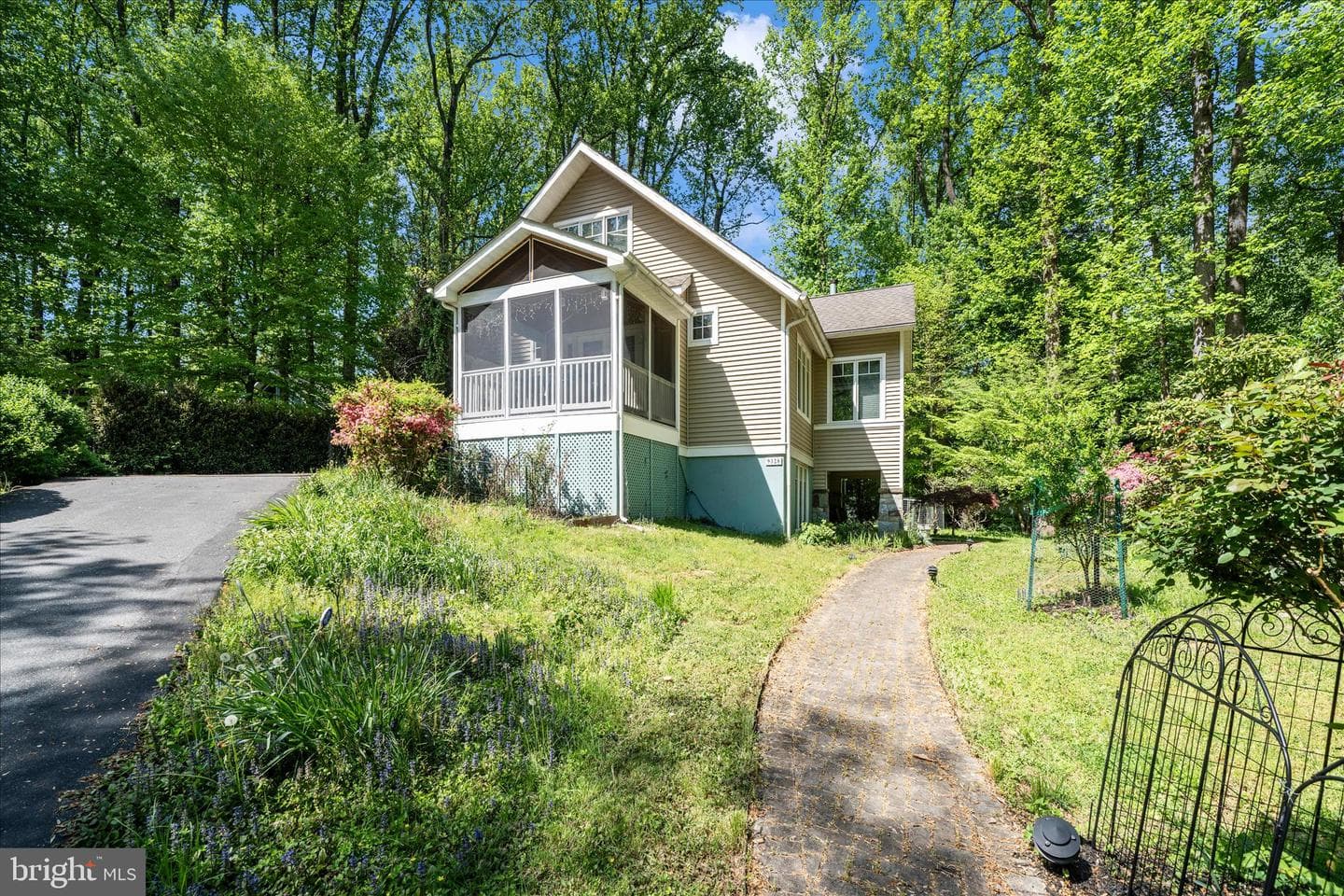 9328 Garden Court photo 47