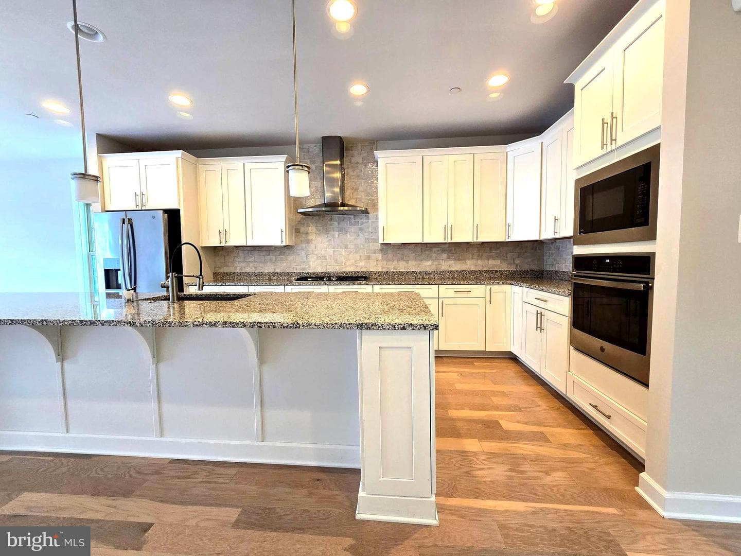 1021 Mutual Place photo 12