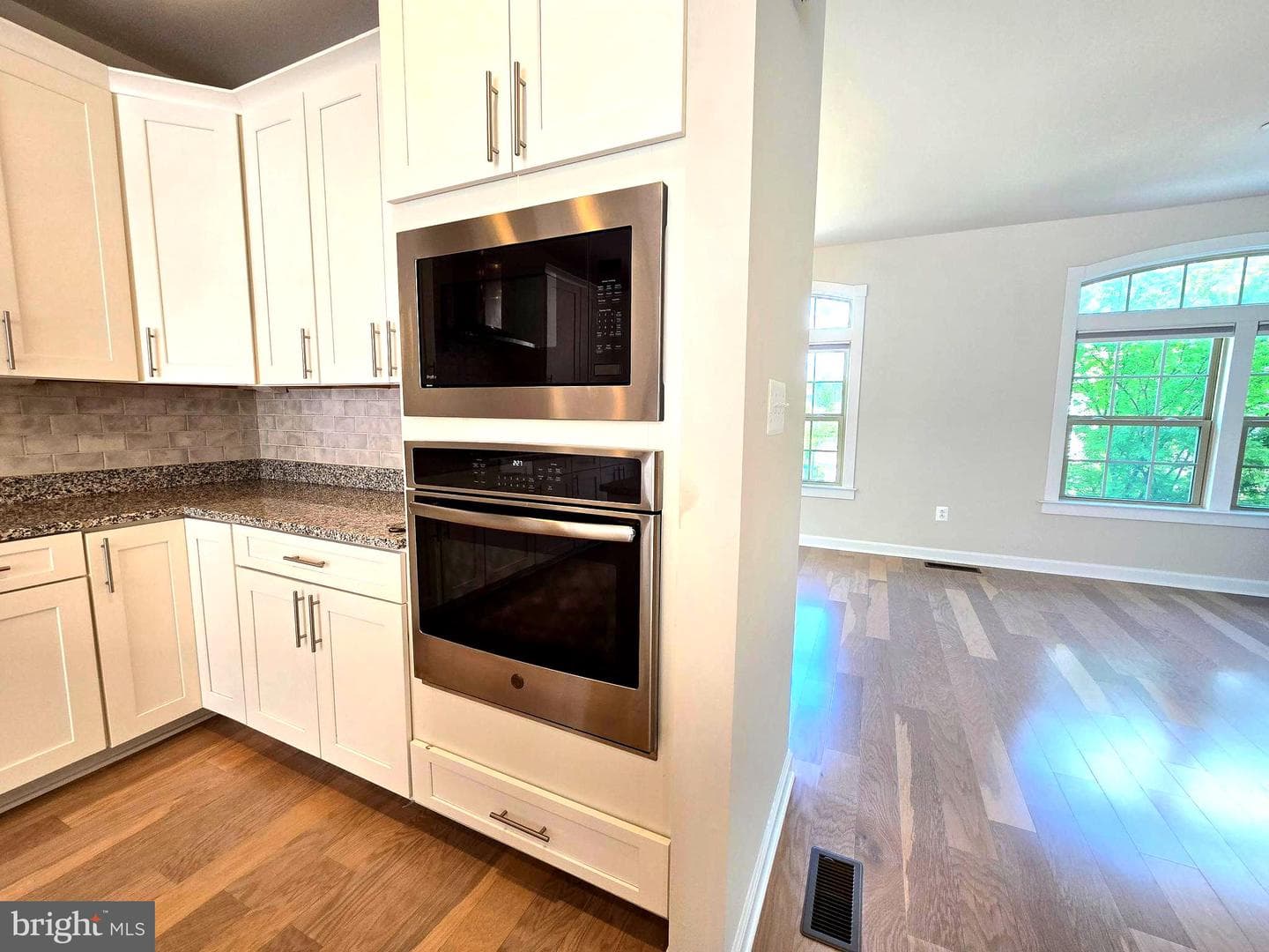 1021 Mutual Place photo 13
