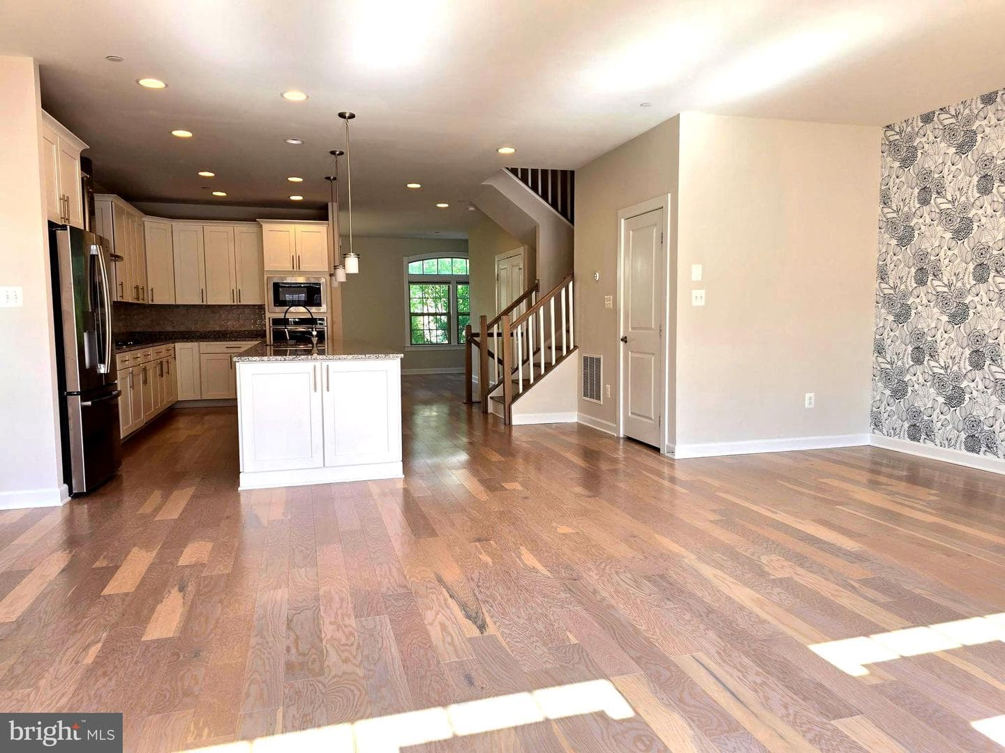 1021 Mutual Place photo 25