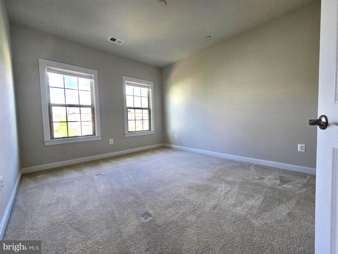 1021 Mutual Place photo 32