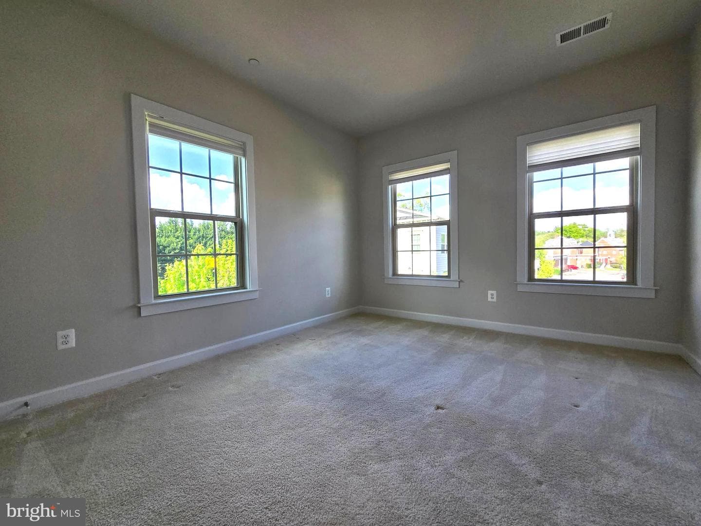 1021 Mutual Place photo 33