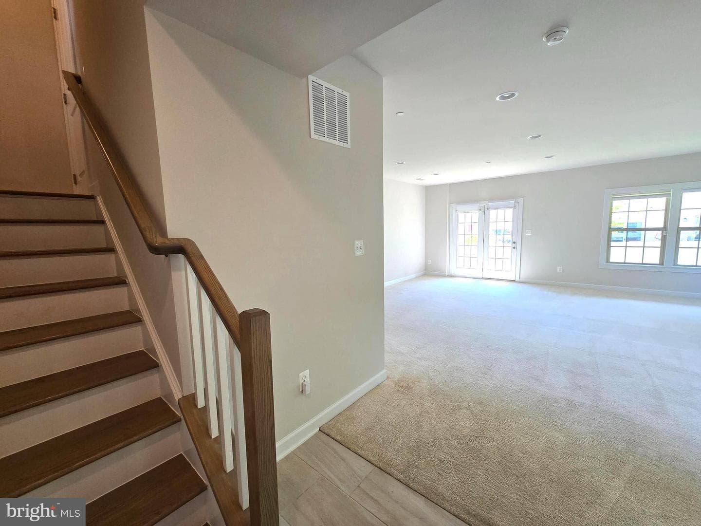 1021 Mutual Place photo 6