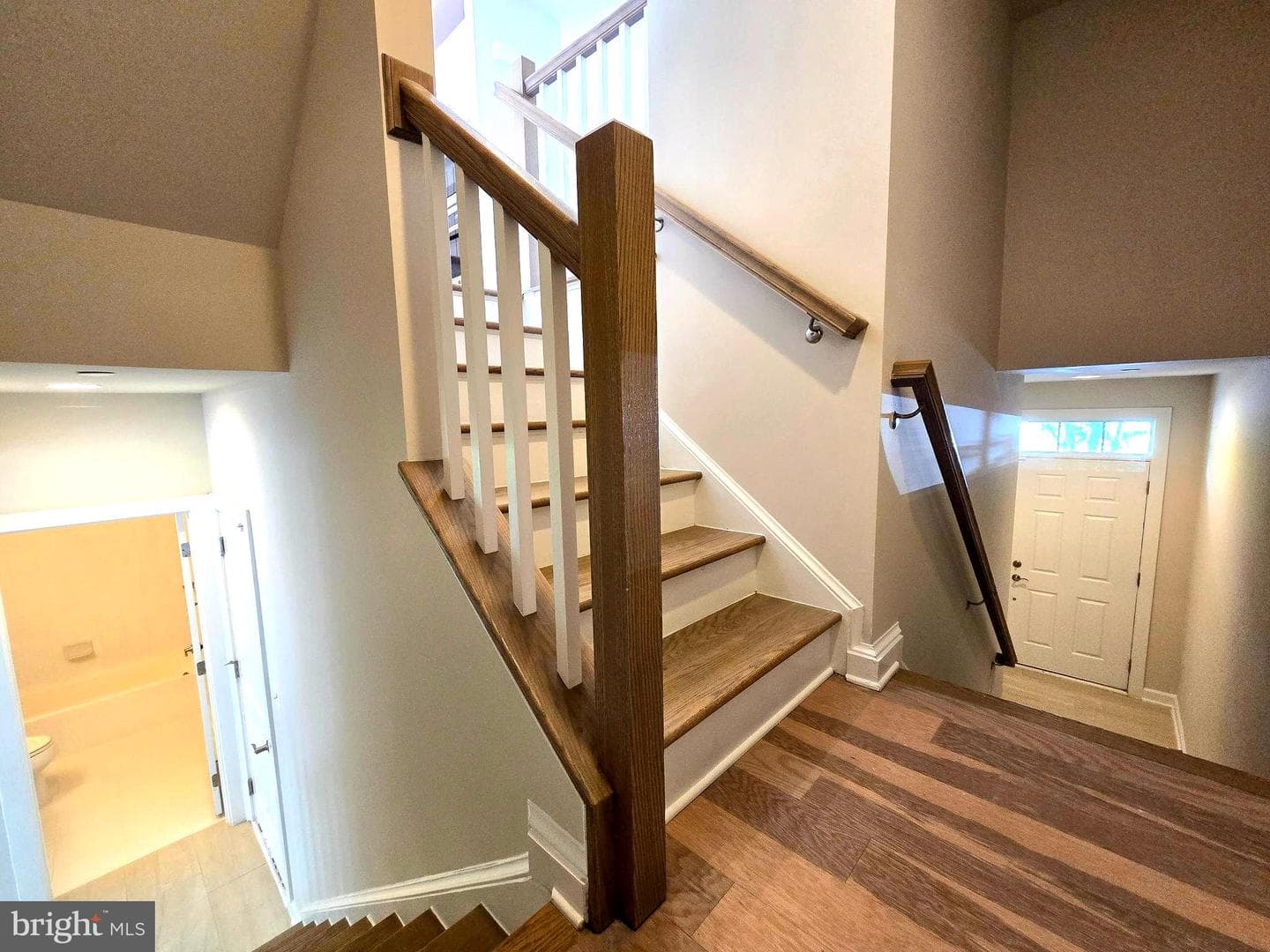 1021 Mutual Place photo 9