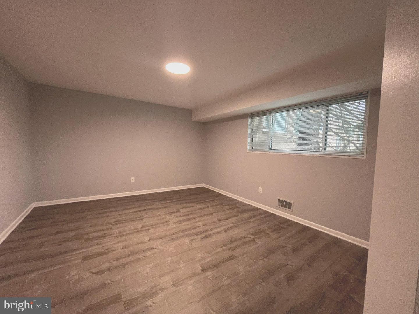 10500 Weymouth Street #104 photo 11