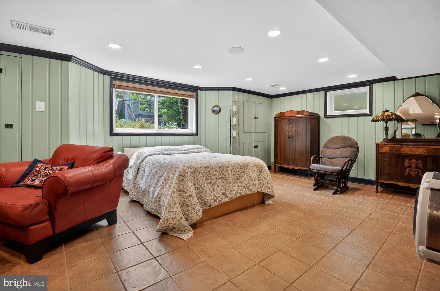 5505 Mckinley Street photo 21