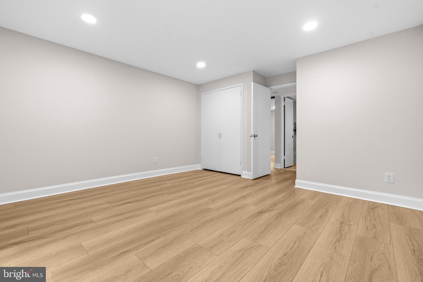 9416 Holbrook Lane photo 36