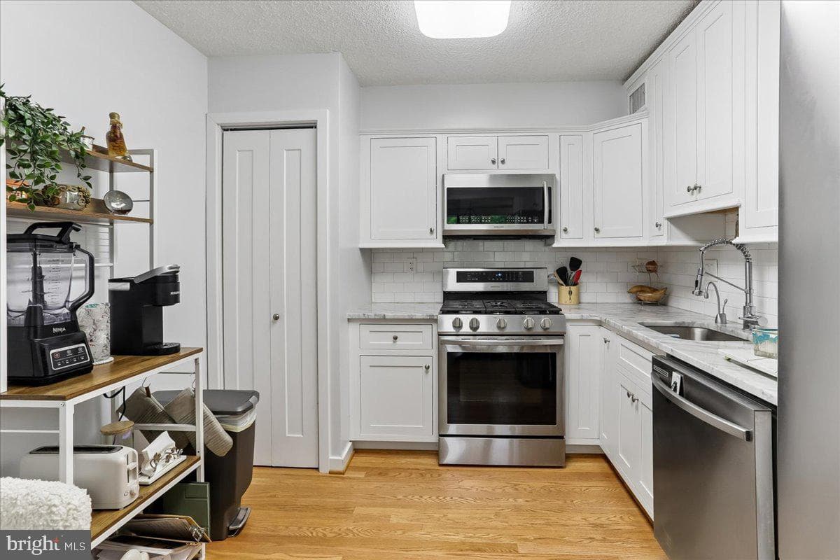 5225 Pooks Hill Road #826n photo 16