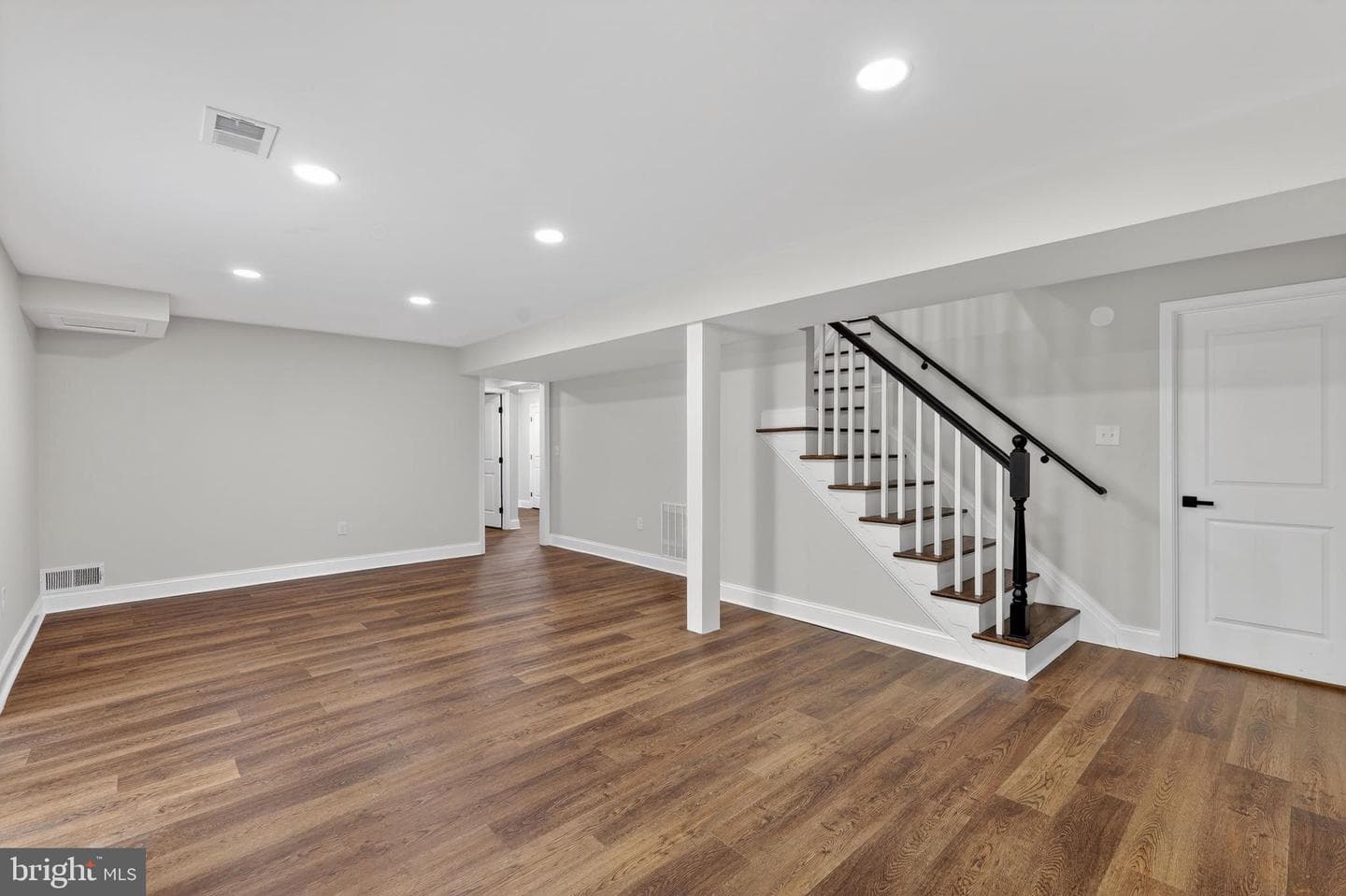 731 Owens Street photo 30