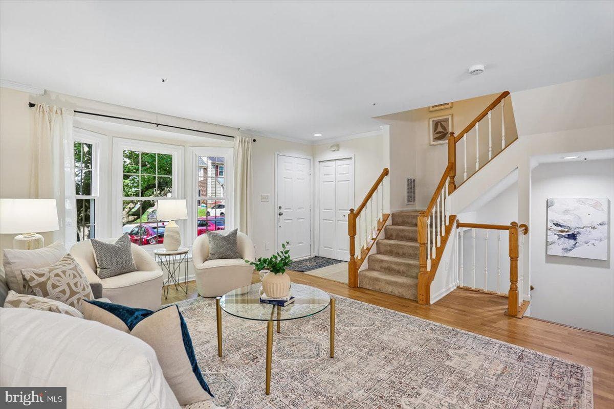 9 Fountain Valley Court photo 5