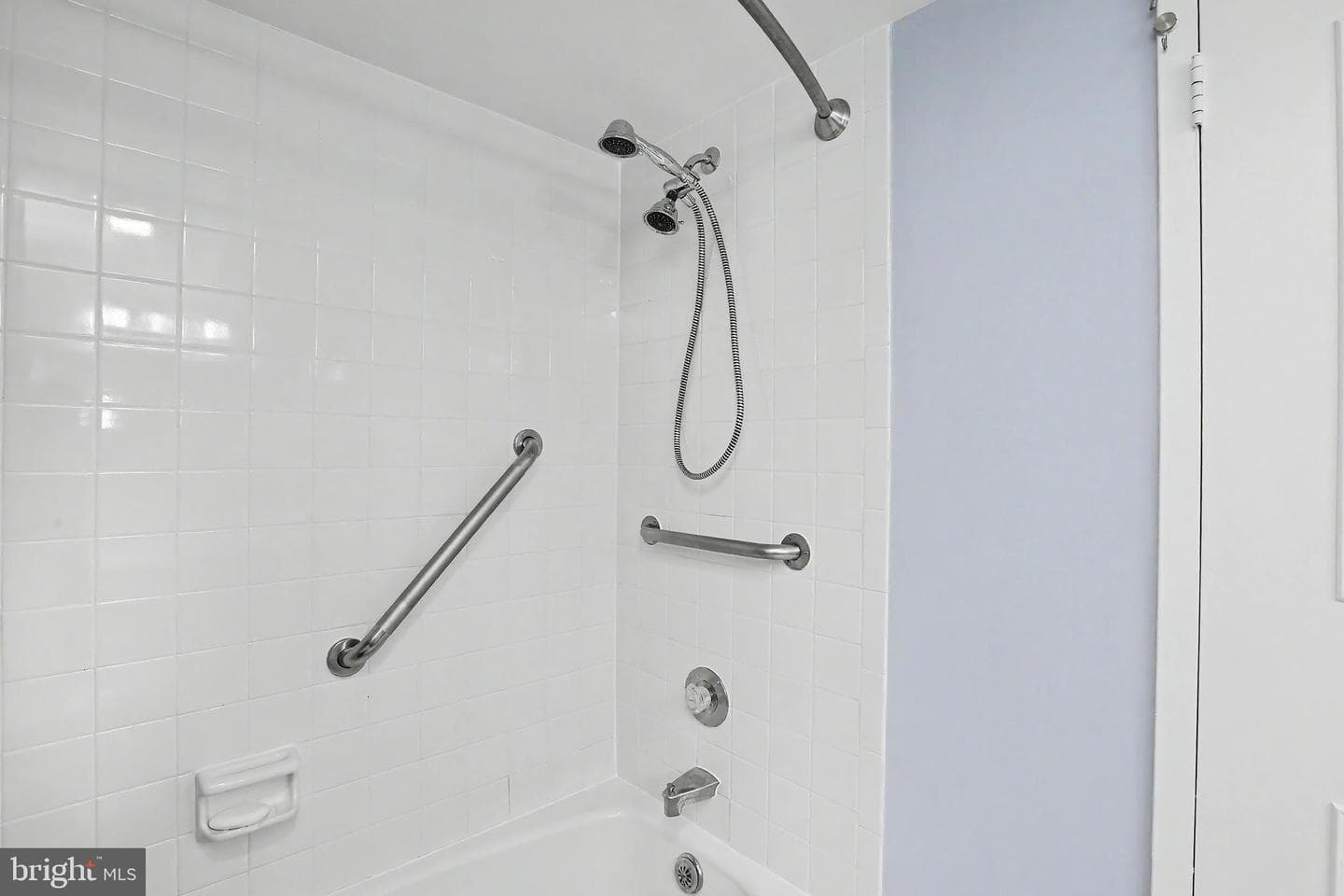 4960 Sentinel Drive #102 photo 23