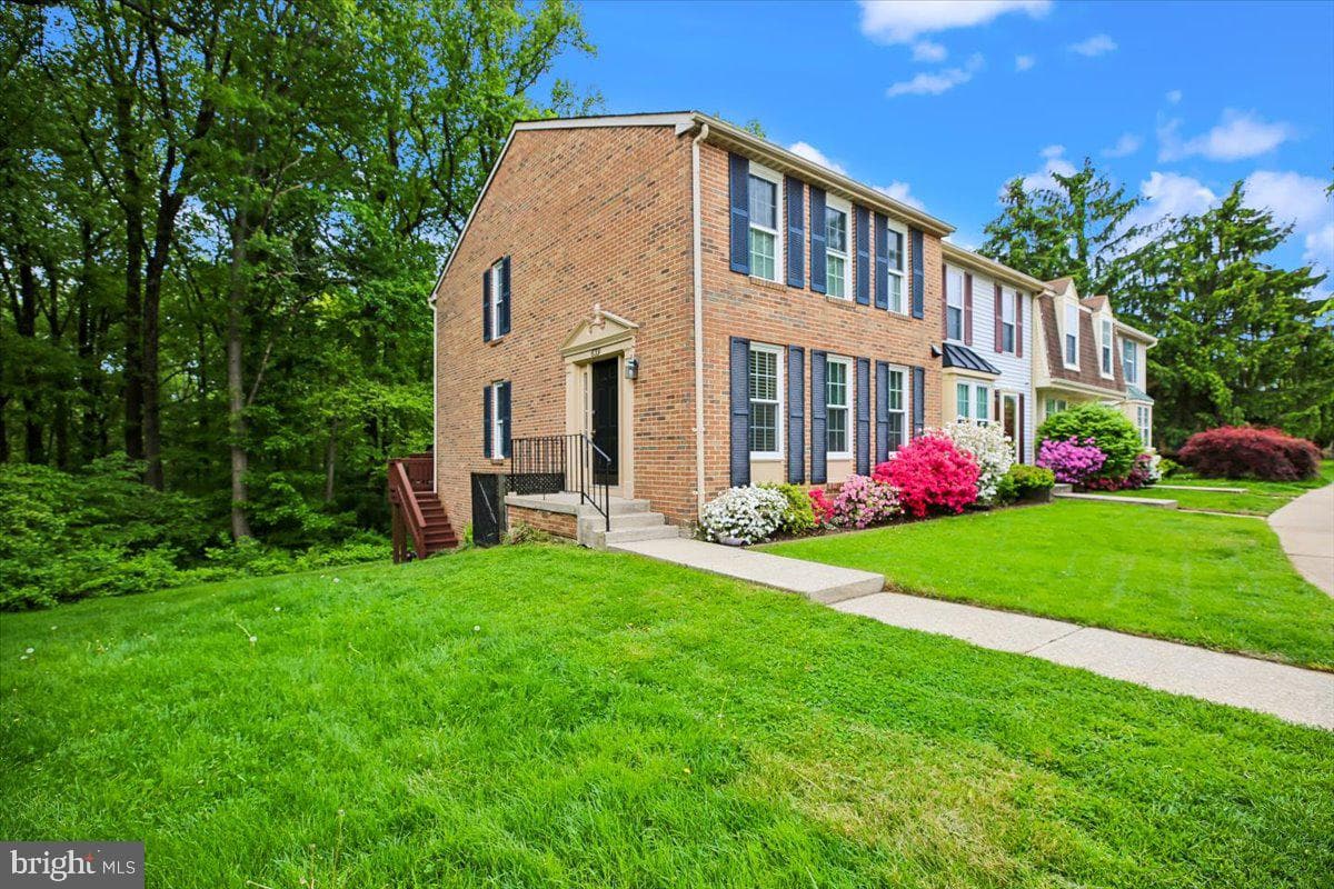 639 Coral Reef Drive photo 2