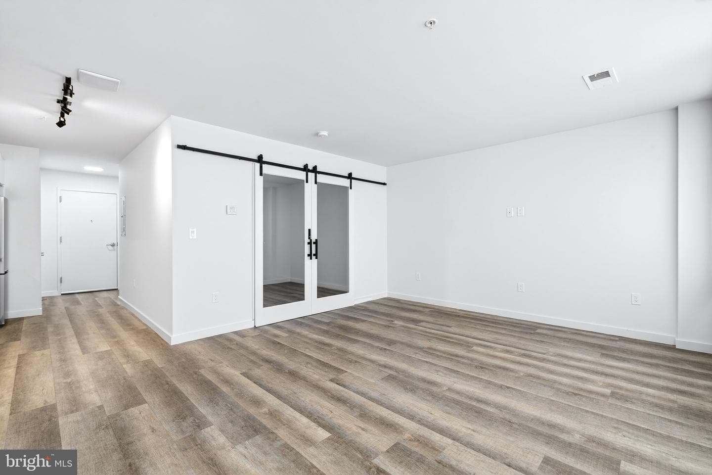 700 Roeder Road #104 photo 5