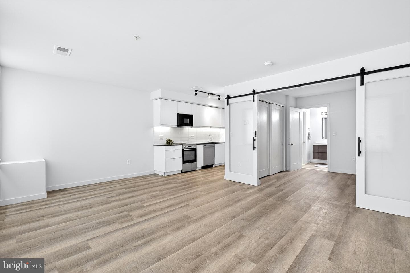 700 Roeder Road #104 photo 6