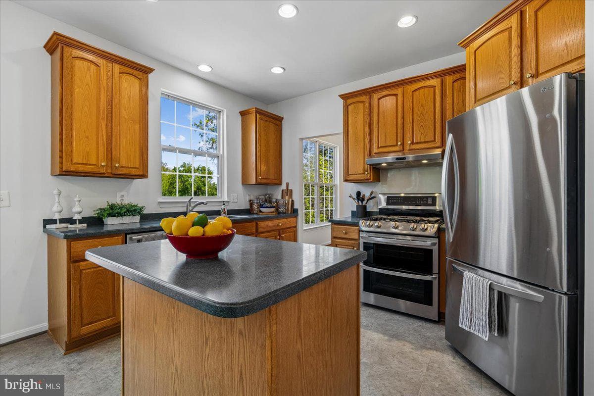 2105 Walking Crest Court photo 17