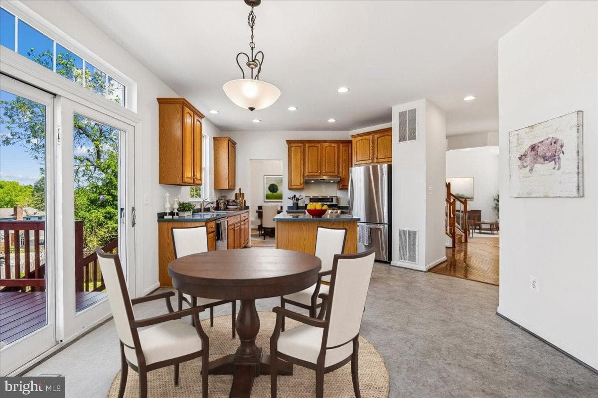2105 Walking Crest Court photo 21