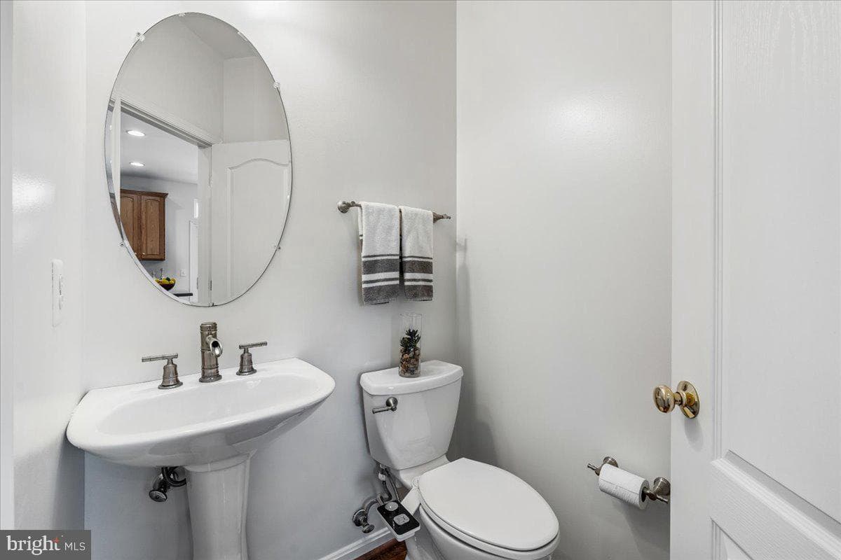 2105 Walking Crest Court photo 31