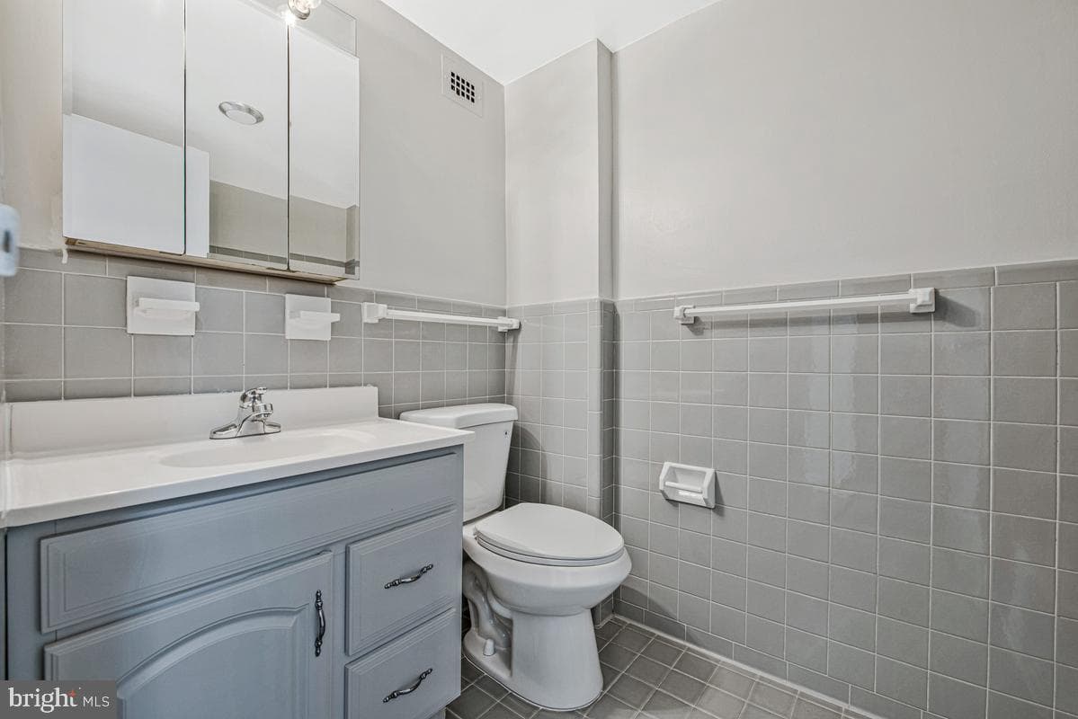 10201 Grosvenor Place #1222 photo 20
