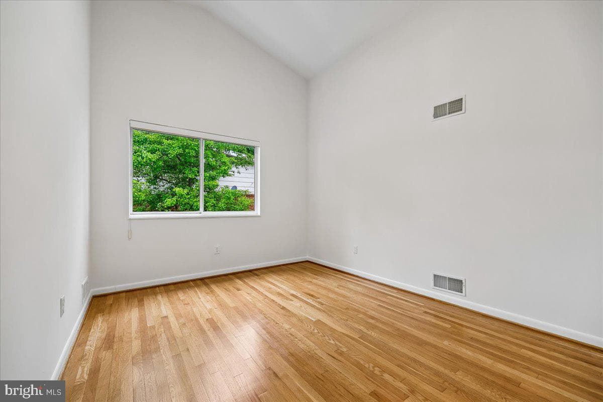 1105 Lamberton Drive photo 38