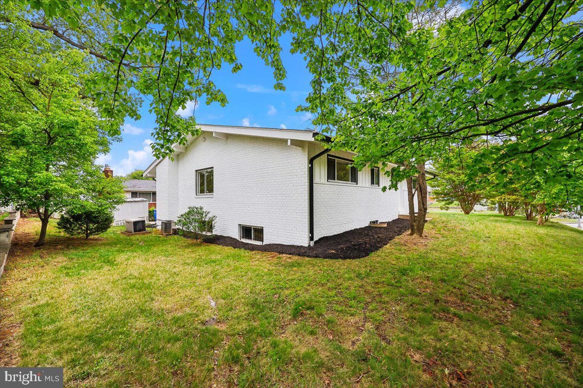 1105 Lamberton Drive photo 55