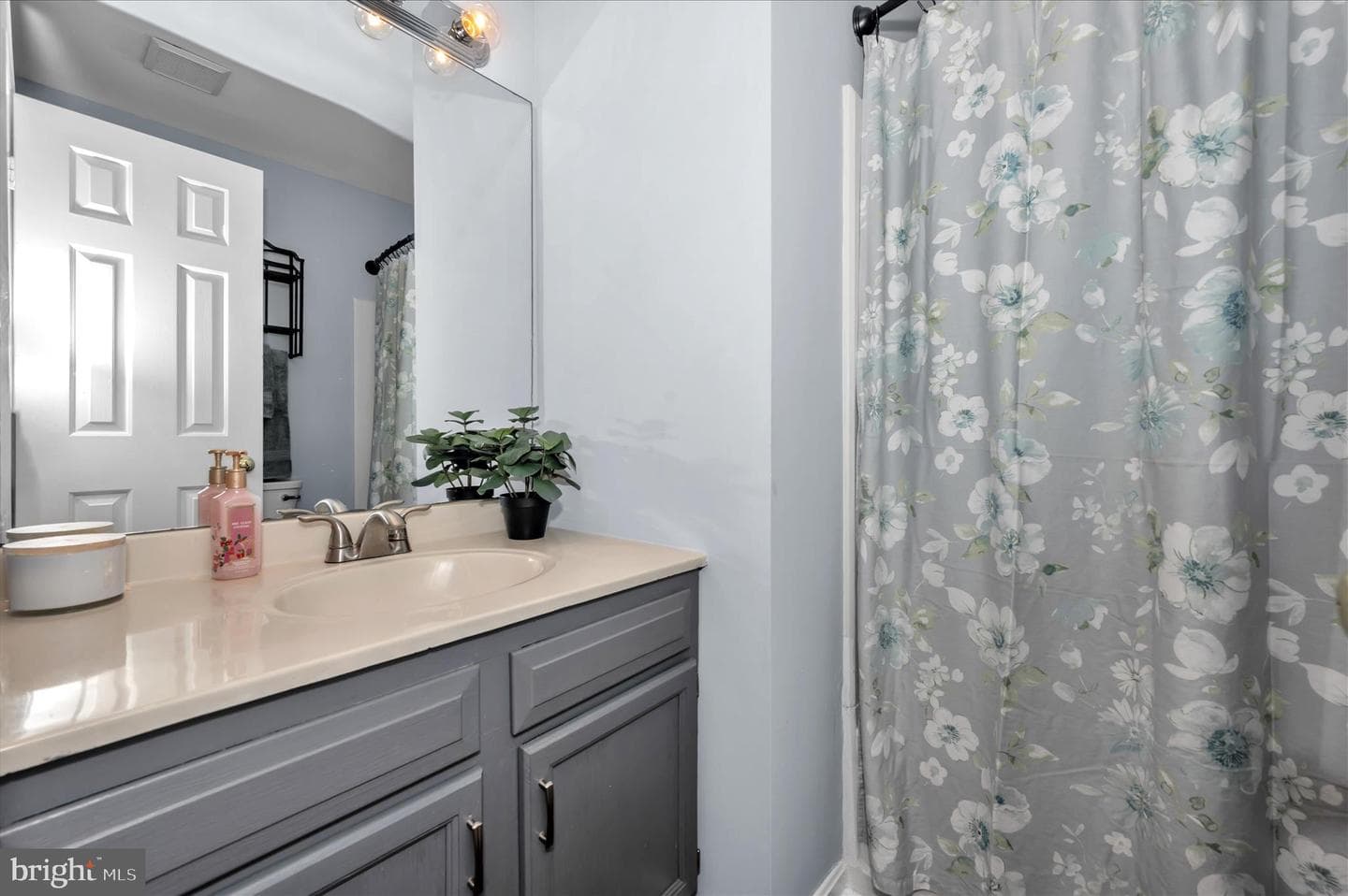 10120 Nightingale Street photo 33