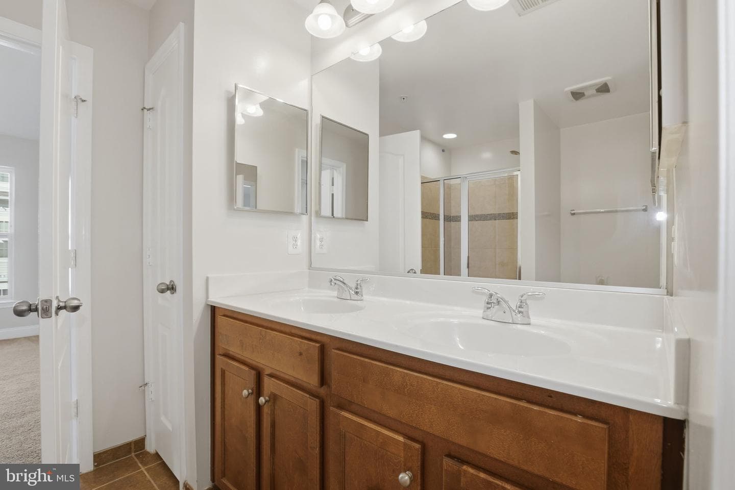 11910 Weybridge Lane photo 31