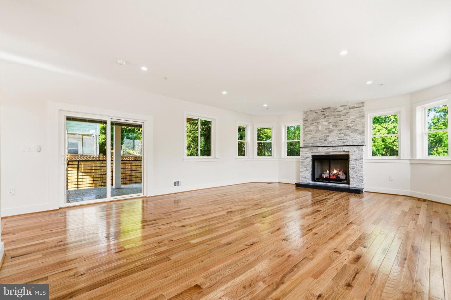 512 Bickford Avenue photo 21
