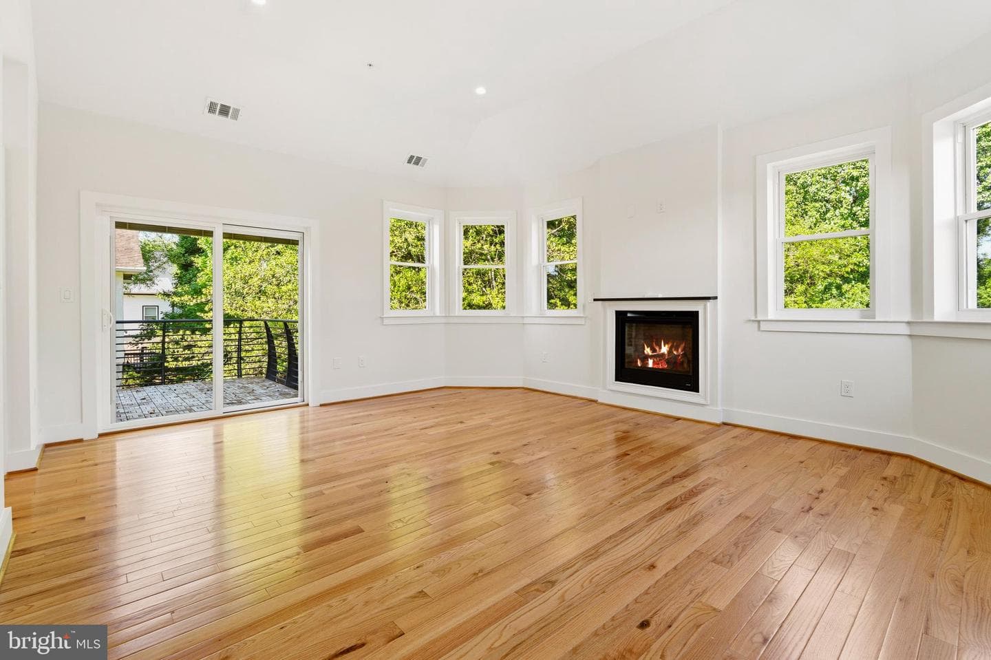 512 Bickford Avenue photo 30
