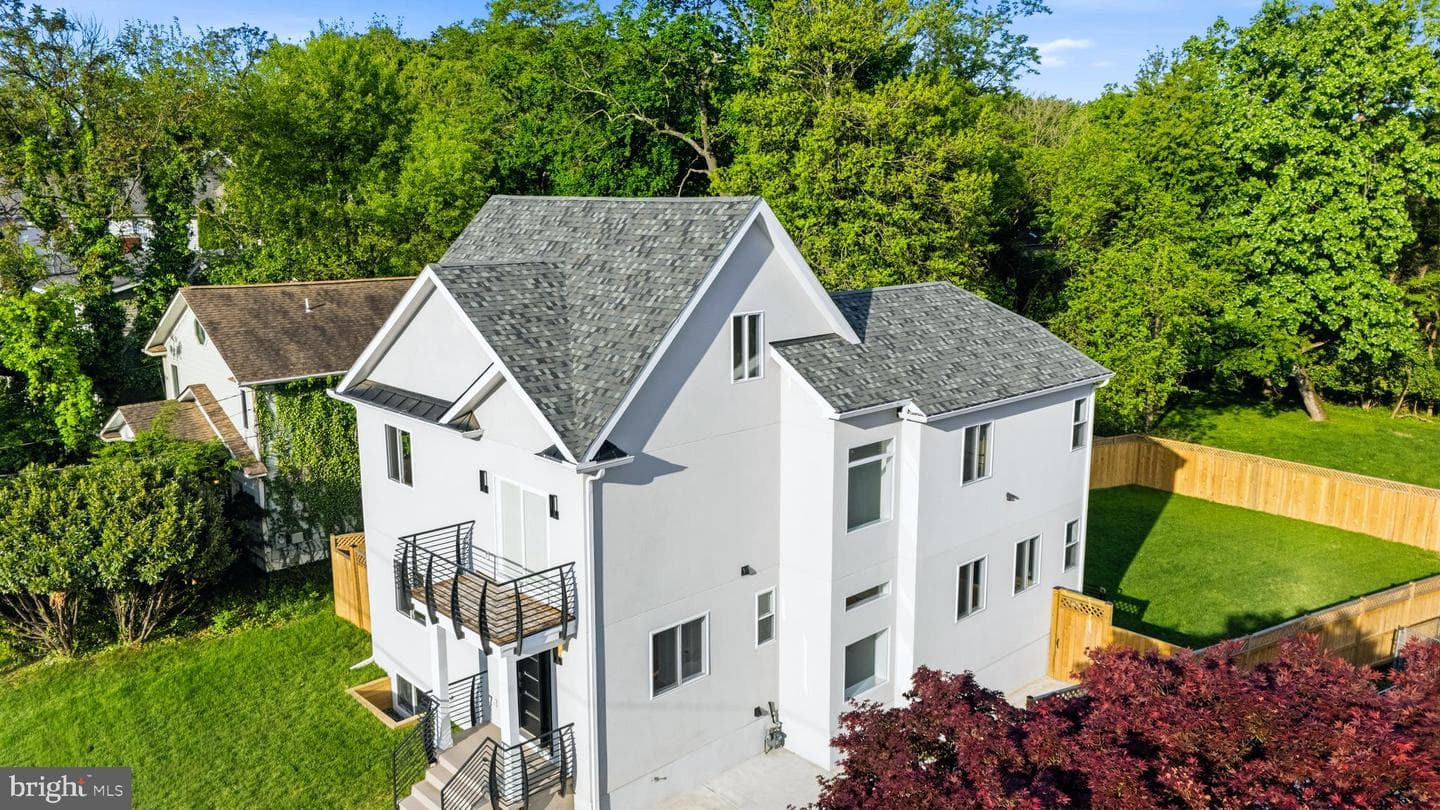 512 Bickford Avenue photo 4