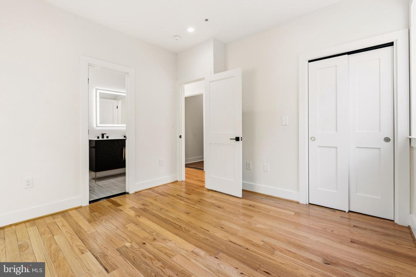 512 Bickford Avenue photo 40